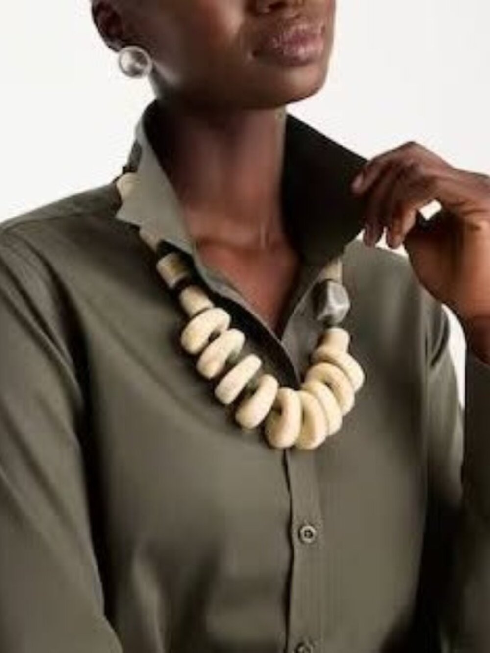 NWT CHICO'S Neutral Resin Green Cord Necklace, AND MATCHING EARRINGS.